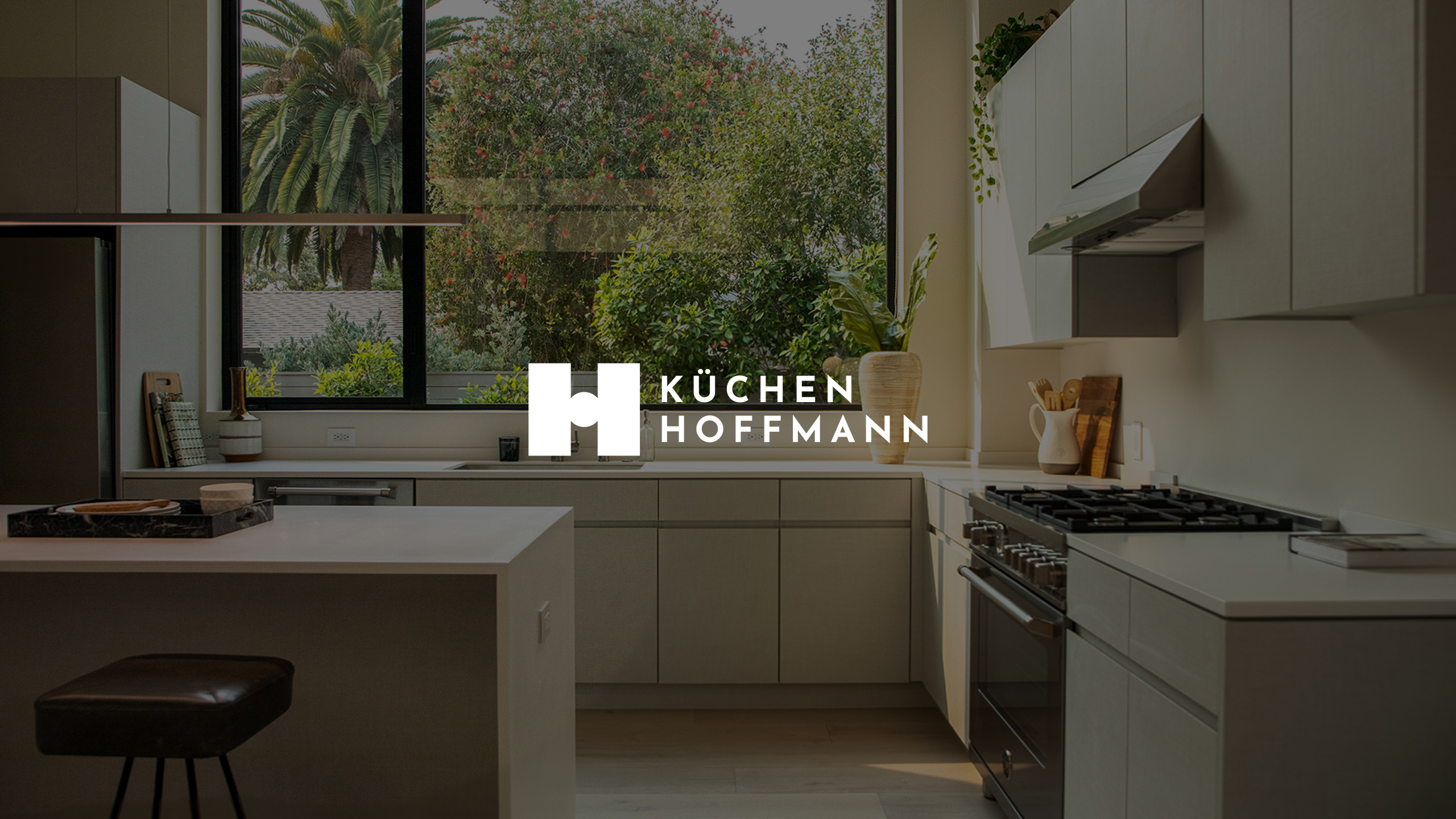 Küchen Hoffmann, Logo auf Küchenfoto